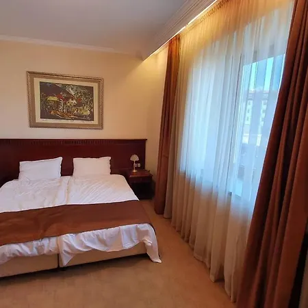 Apartment Prime Location *